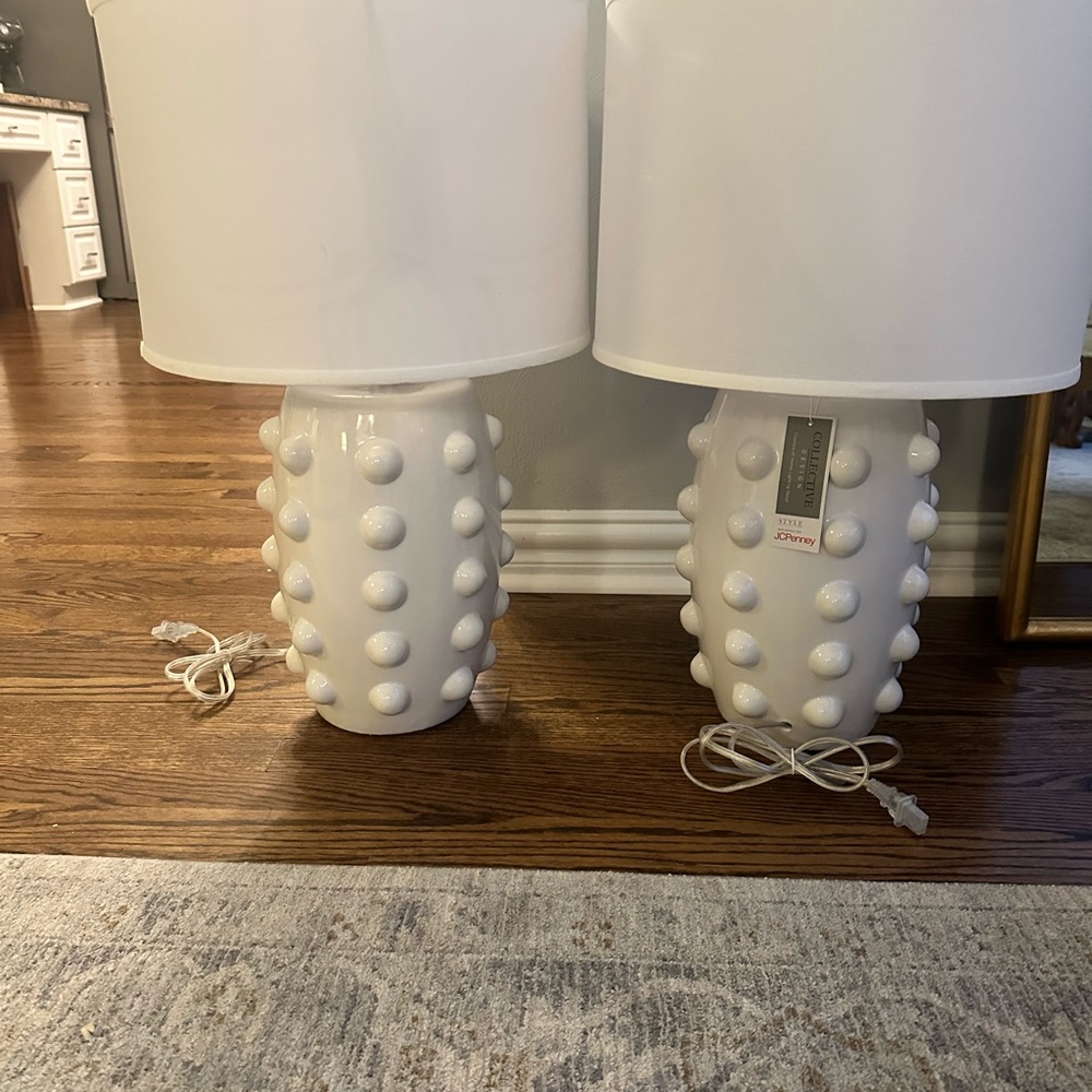 White Ceramic With Round Appliqués Lamp Set